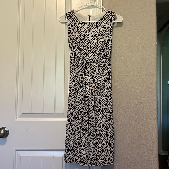 Woman’s Dress - Picture 1 of 3